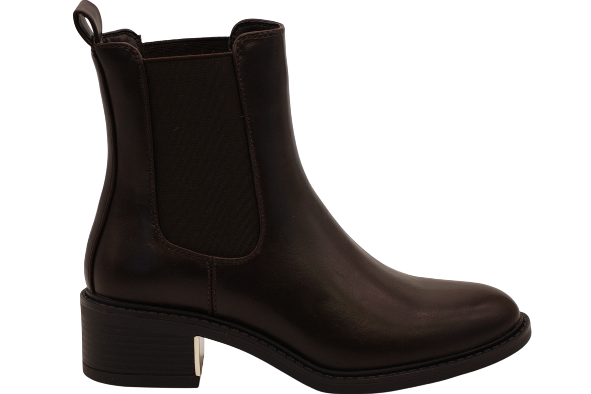 245 | Botins Chelsea Clássicos com Detalhe Dourado